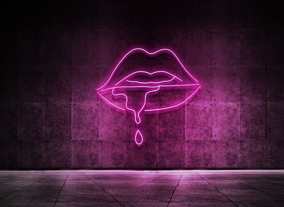 TROPFENDE LIPPEN