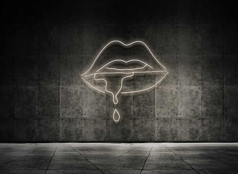 TROPFENDE LIPPEN
