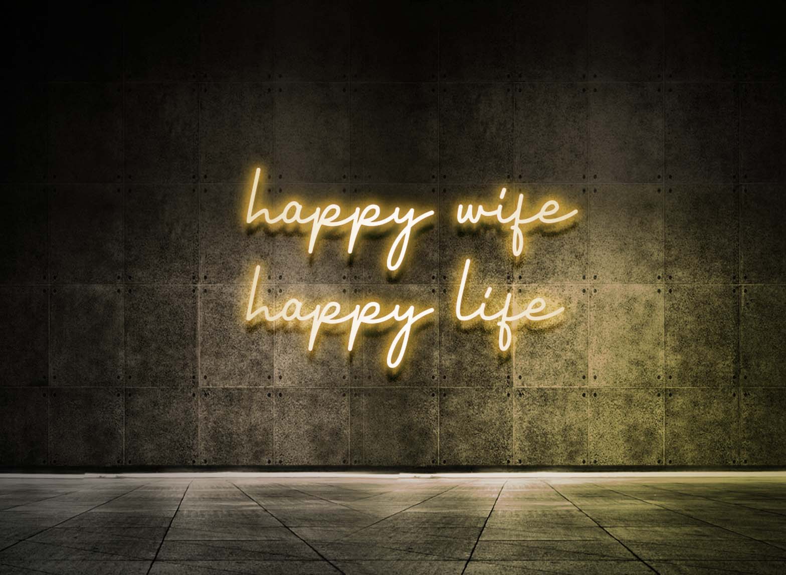 HAPPY WIFE HAPPY LIFE