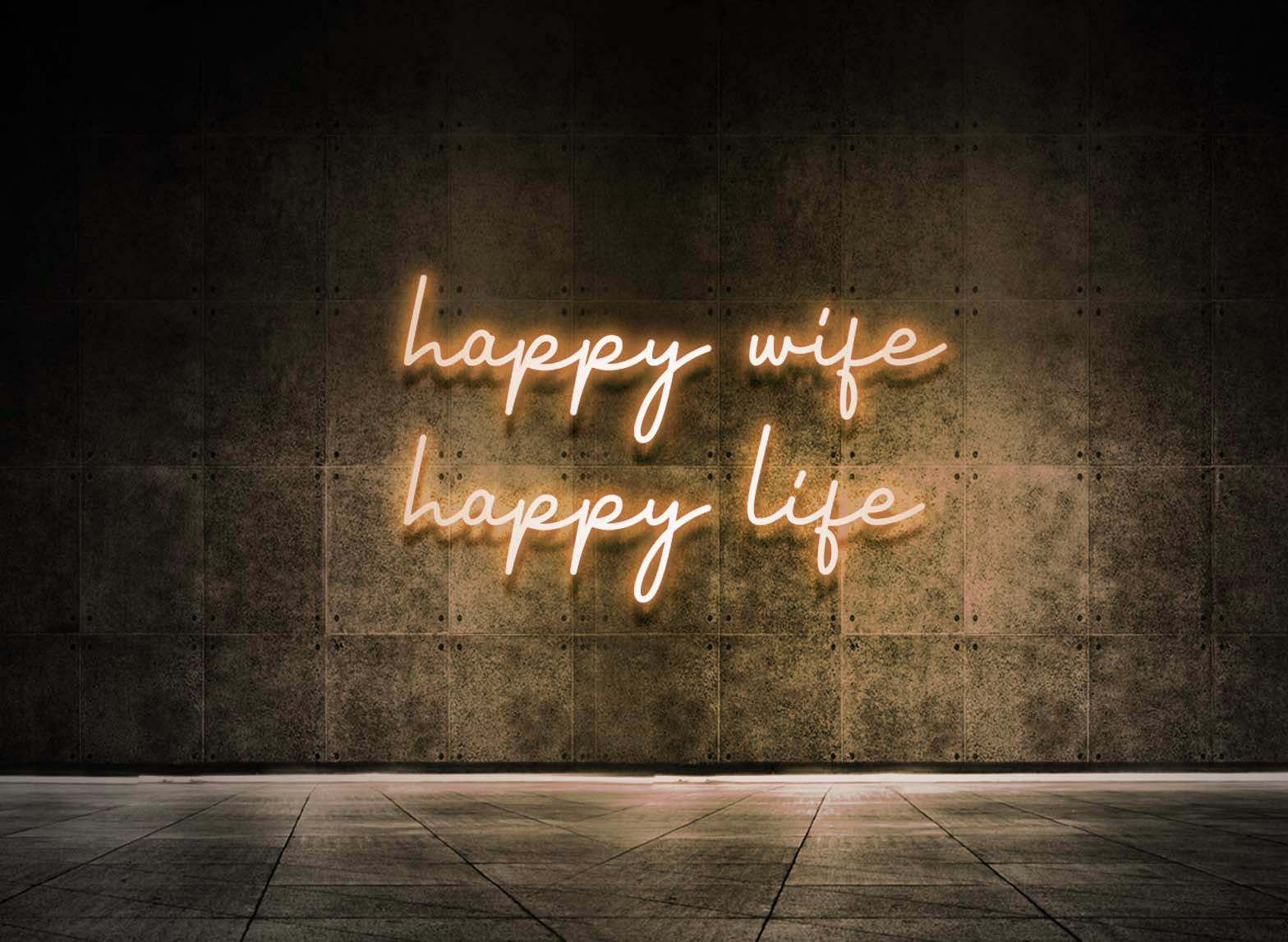 HAPPY WIFE HAPPY LIFE