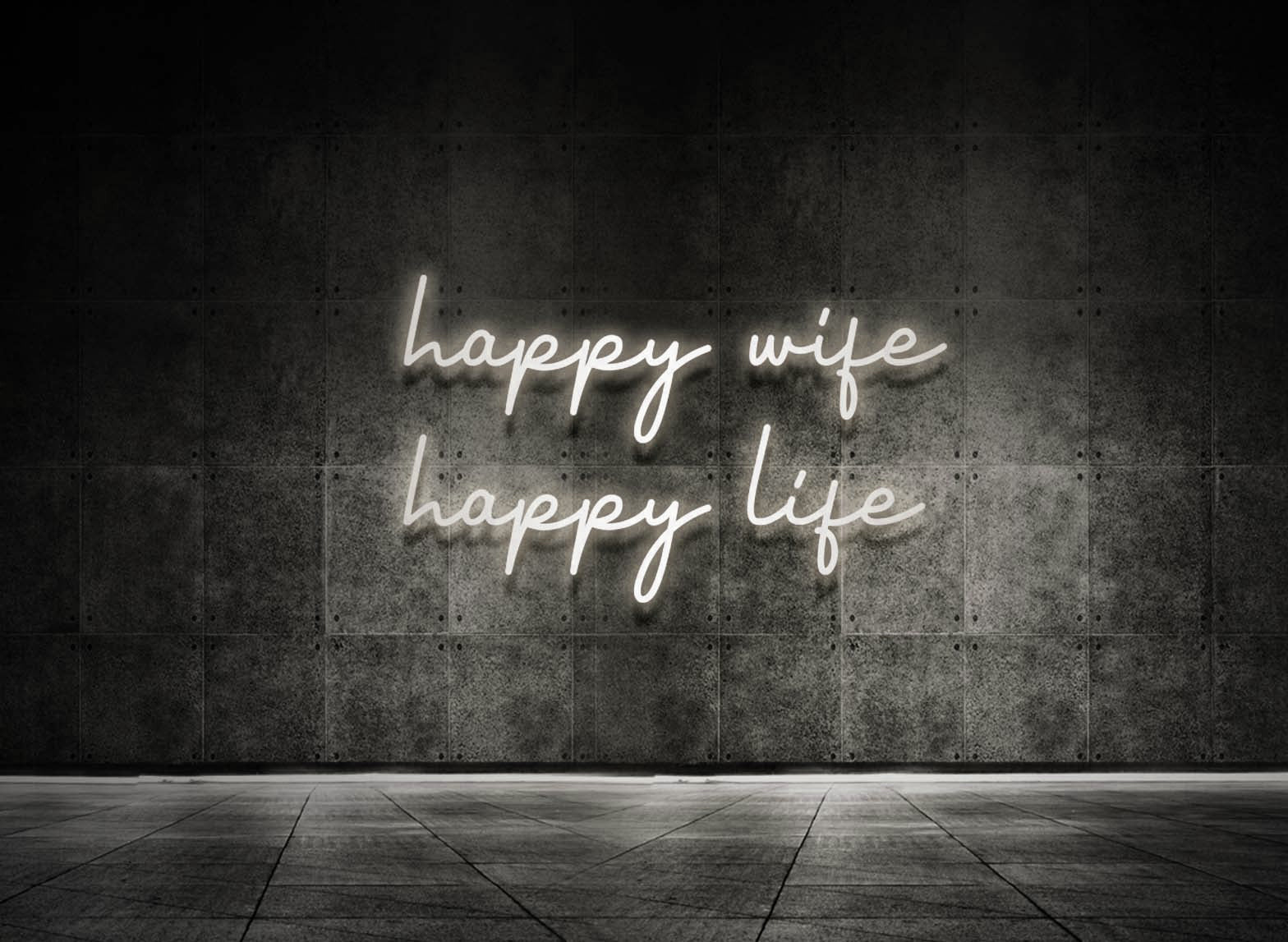 HAPPY WIFE HAPPY LIFE
